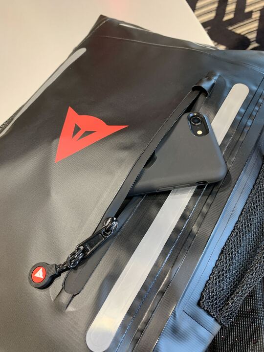 雨の日のお出かけはこれで決まり！『EXPLORER WP BACKPACK 15L』のご紹介